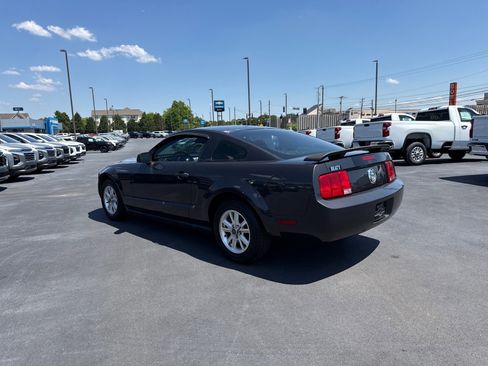 Used 2007 Ford Mustang Deluxe RWD image 5
