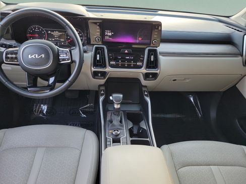 Certified 2023 Kia Sorento X-Line EX AWD/4WD image 10