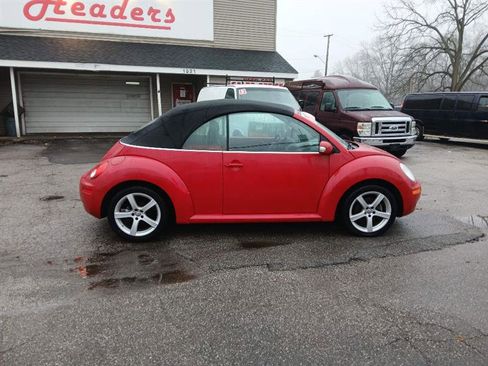 Used 2009 Volkswagen Beetle S image 5