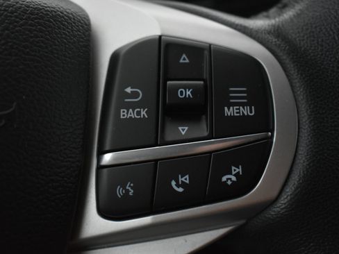 Used 2023 Ford Explorer XLT AWD/4WD image 22