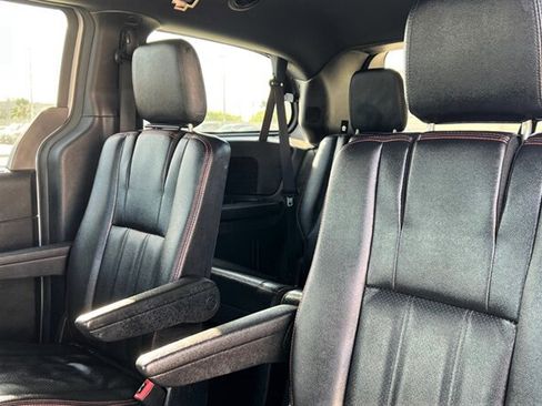 Used 2019 Dodge Grand Caravan GT FWD image 11