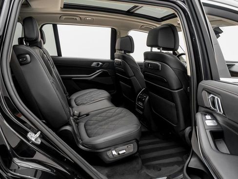 Used 2024 BMW X7 xDrive40i image 30