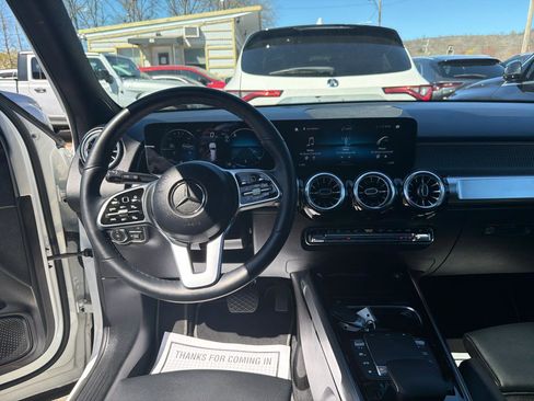 Used 2023 Mercedes-Benz GLB 250 4MATIC image 25
