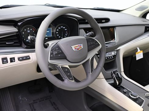 New 2026 Cadillac XT5 Premium Luxury w/ Driver Assist Package AWD/4WD image 11