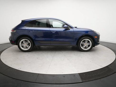 Certified 2024 Porsche Macan AWD/4WD image 33