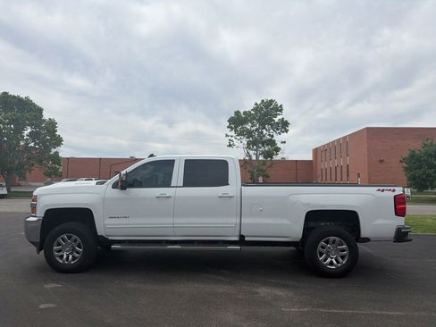 Used 2019 Chevrolet Silverado 3500 LT AWD/4WD image 8