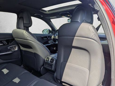 Used 2025 Mercedes-Benz C 300 Sedan image 25