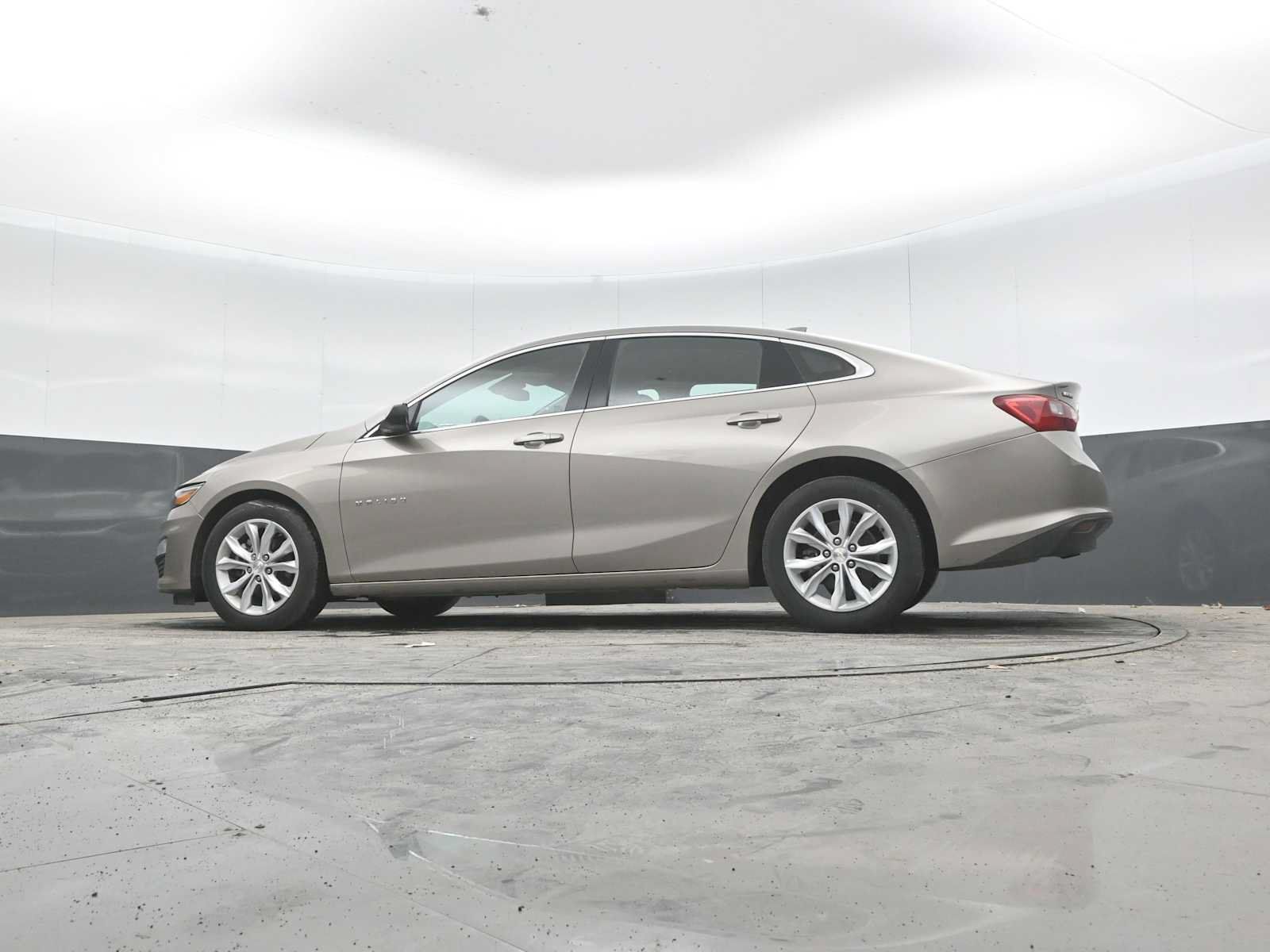 Used 2025 Chevrolet Malibu LT FWD image 24