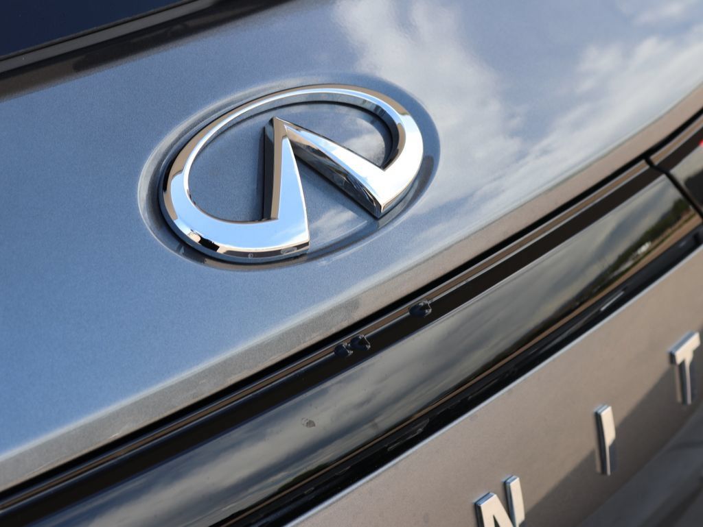 Used 2025 INFINITI QX60 Pure AWD/4WD image 38