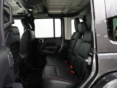 Used 2018 Jeep Wrangler Unlimited Rubicon image 17