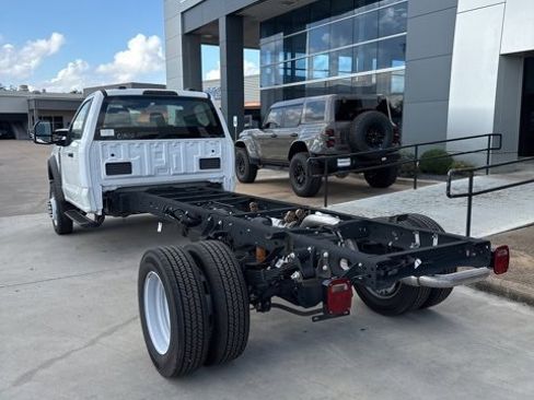 Used 2024 Ford F550 2WD Regular Cab Super Duty w/ XL Chrome Package image 5
