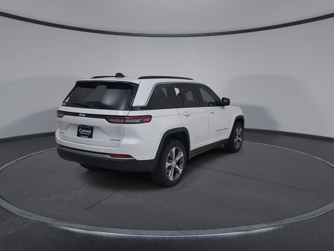 New 2026 Jeep Grand Cherokee Limited w/ Luxury Tech Group II AWD/4WD image 14
