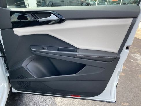 New 2025 Volkswagen Taos S image 44