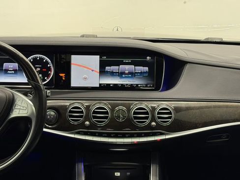 Used 2017 Mercedes-Benz S 550 Sedan image 4