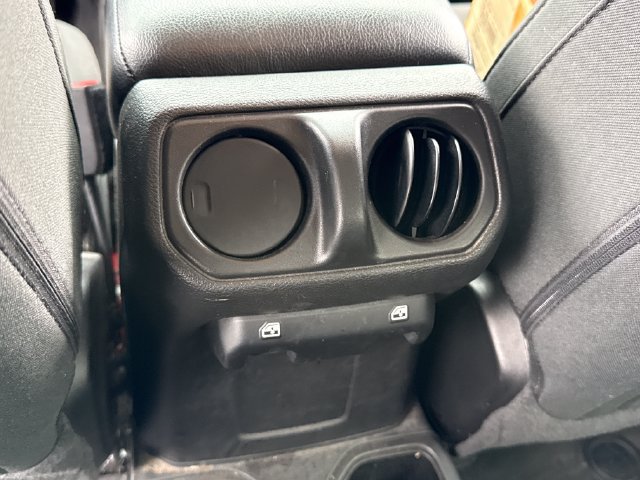 Used 2022 Jeep Wrangler Unlimited Sport AWD/4WD image 22