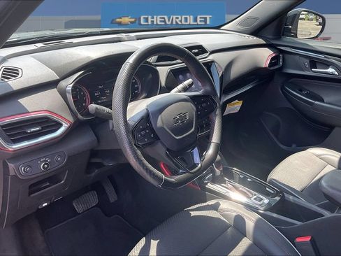 Used 2022 Chevrolet TrailBlazer RS w/ Technology Package FWD image 17