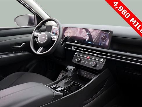 Used 2025 Hyundai Tucson SE image 19