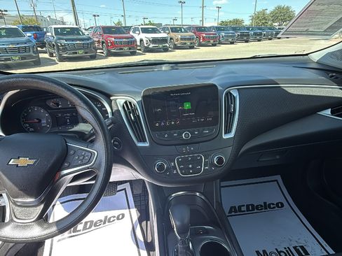 Used 2024 Chevrolet Malibu LT FWD image 11