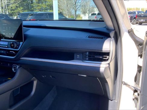 Used 2024 Toyota Grand Highlander Limited image 18