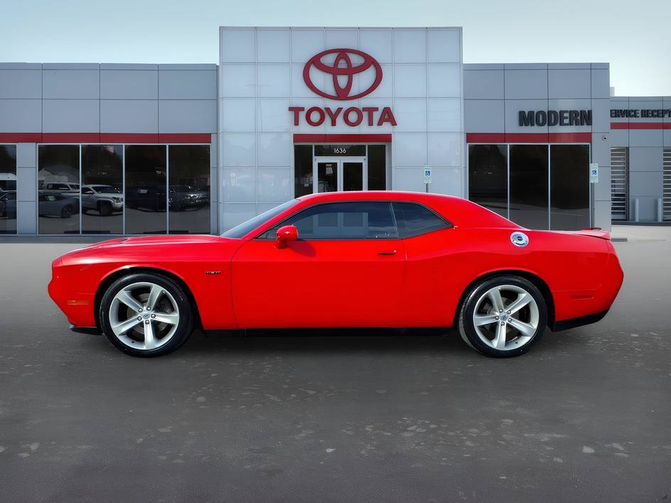 Used 2017 Dodge Challenger R/T RWD image 2