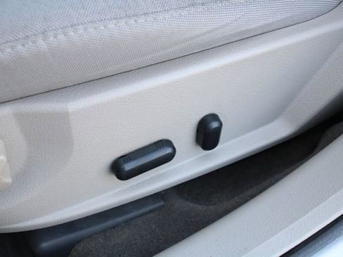 Used 2011 Ford Fusion SE image 3