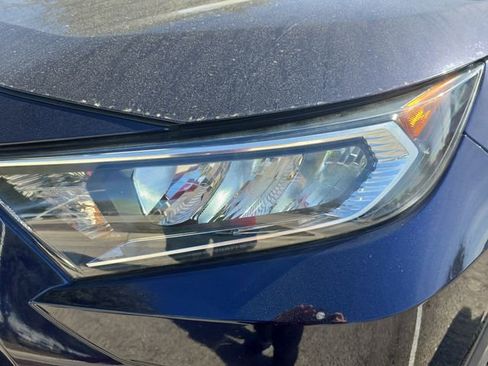 Used 2020 Toyota RAV4 XLE Premium image 31