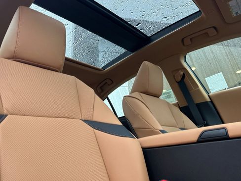 New 2025 Lexus ES 350 w/ Premium Package image 13