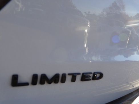 Certified 2022 Ford Expedition Limited image 4