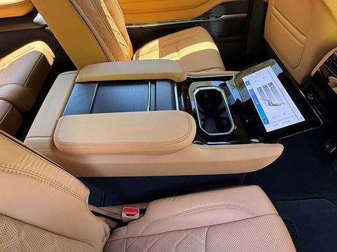New 2026 Jeep Grand Wagoneer Summit AWD/4WD image 29