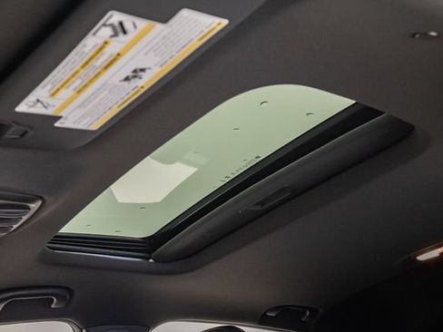 Used 2025 Buick Envista Avenir FWD image 9