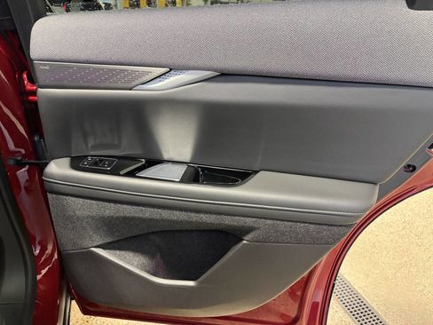 Used 2025 Cadillac Optiq Luxury 1 w/ LPO, Floor Liner Package image 33