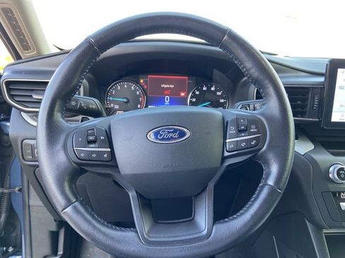 Used 2020 Ford Explorer XLT w/ Equipment Group 202A AWD/4WD image 35