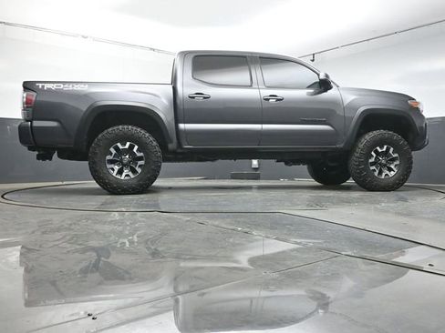 Used 2021 Toyota Tacoma TRD Off-Road w/ Technology Package AWD/4WD image 37