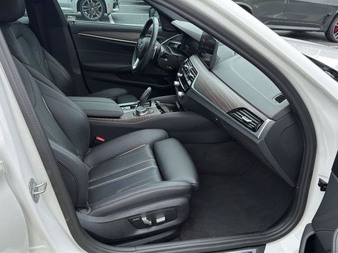 Used 2023 BMW 540i xDrive AWD/4WD image 13