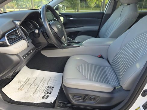 Used 2022 Toyota Camry SE image 24