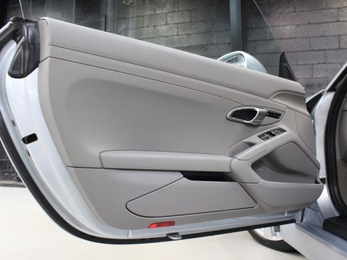 Used 2015 Porsche Cayman RWD image 29