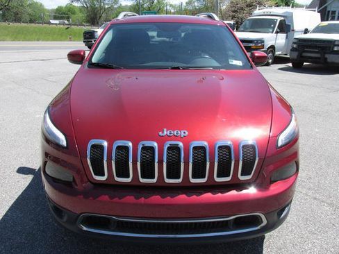Used 2017 Jeep Cherokee Limited image 2
