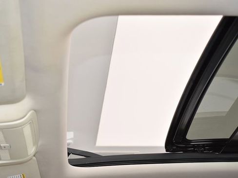 Used 2022 Cadillac XT5 Premium Luxury w/ LPO, Floor Liner Package AWD/4WD image 19