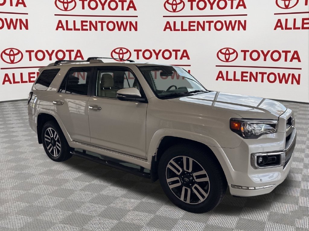 Used 2022 Toyota 4Runner Limited AWD/4WD image 3