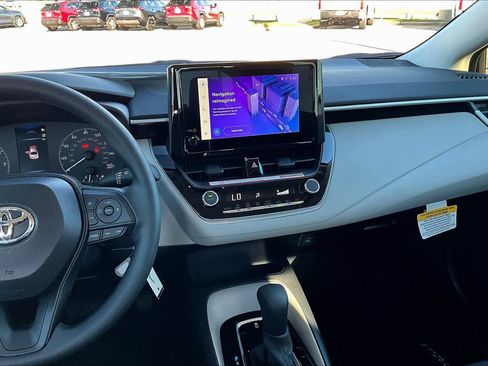 Used 2025 Toyota Corolla LE FWD image 6