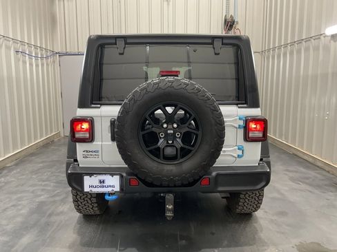 Used 2024 Jeep Wrangler Unlimited image 21