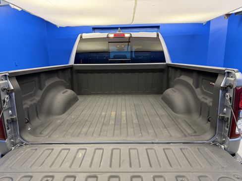 Used 2022 RAM 1500 4x4 Crew Cab image 30