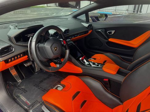 Used 2020 Lamborghini Huracan EVO RWD image 8