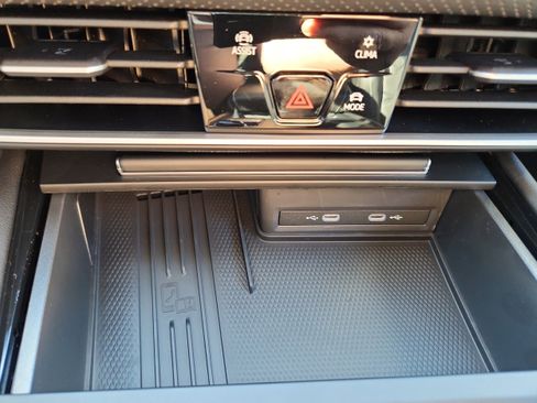 New 2026 Volkswagen Atlas SE image 18