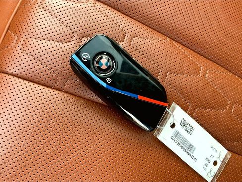 Certified 2025 BMW X7 M60i image 14