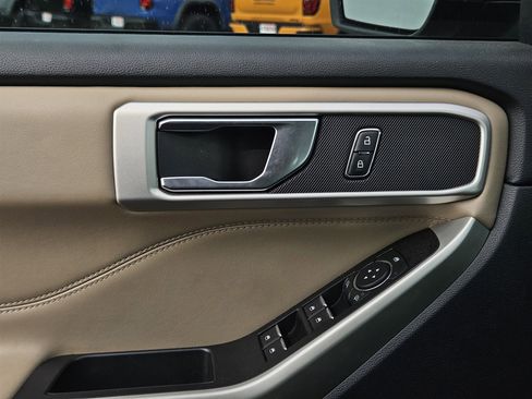 Used 2020 Ford Explorer XLT w/ Equipment Group 202A image 24