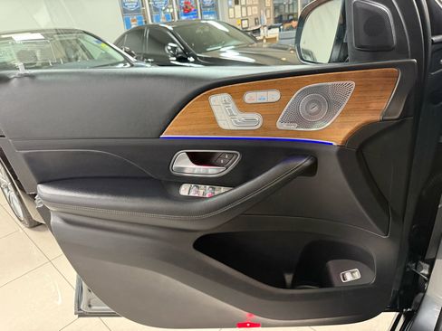 Used 2020 Mercedes-Benz GLS 450 4MATIC image 8