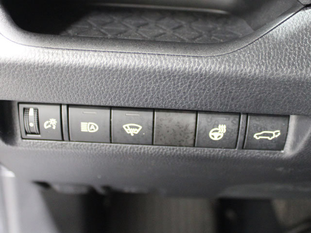 Certified 2022 Toyota RAV4 XLE Premium AWD/4WD image 13