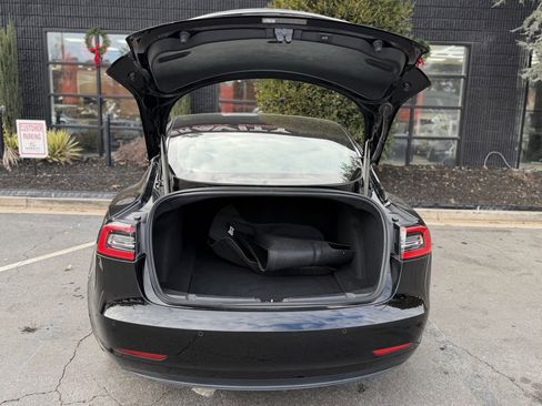 Used 2018 Tesla Model 3 image 17