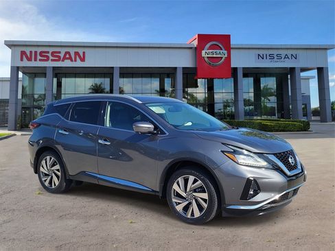 Used 2019 Nissan Murano SL image 2